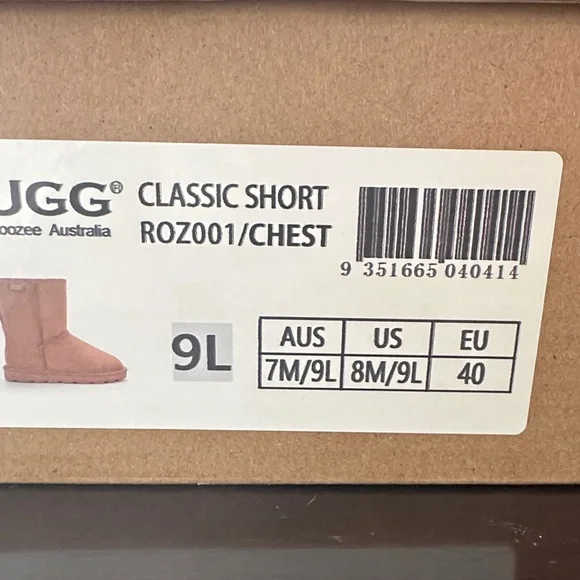 UGG Premium Short Classic Chestnut Boots - Picture 10 of 13